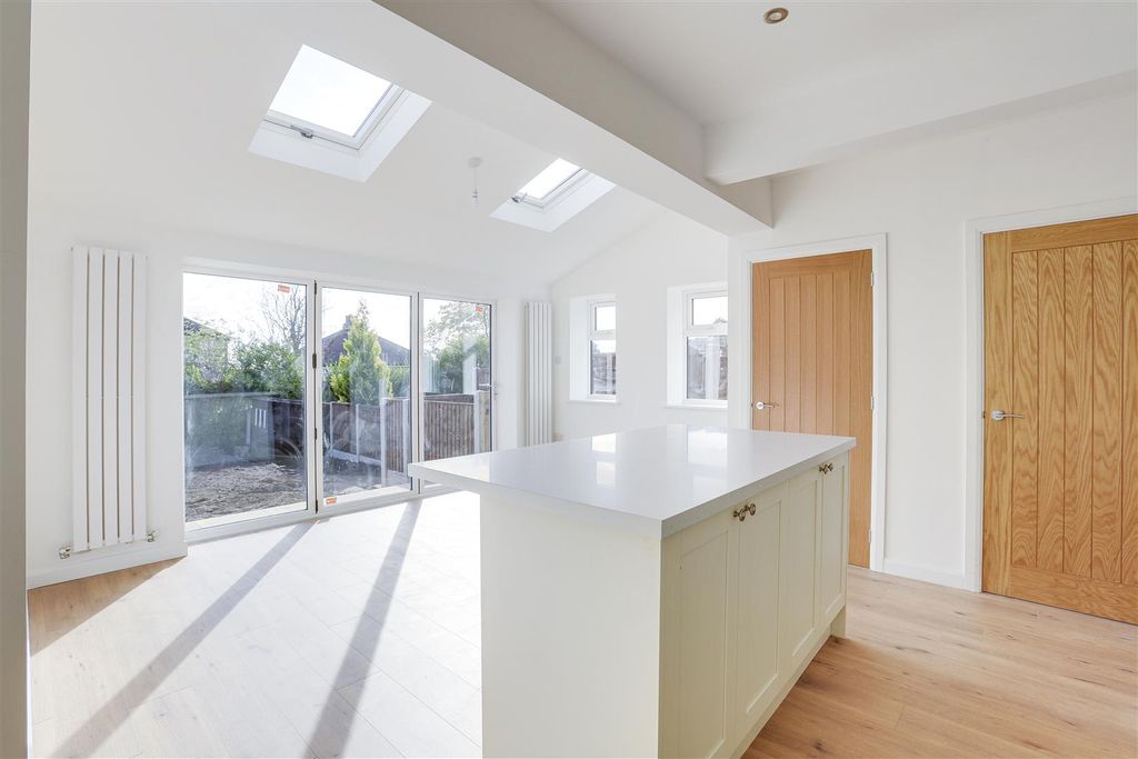 Property photo 2 of 18 6113.Jpg