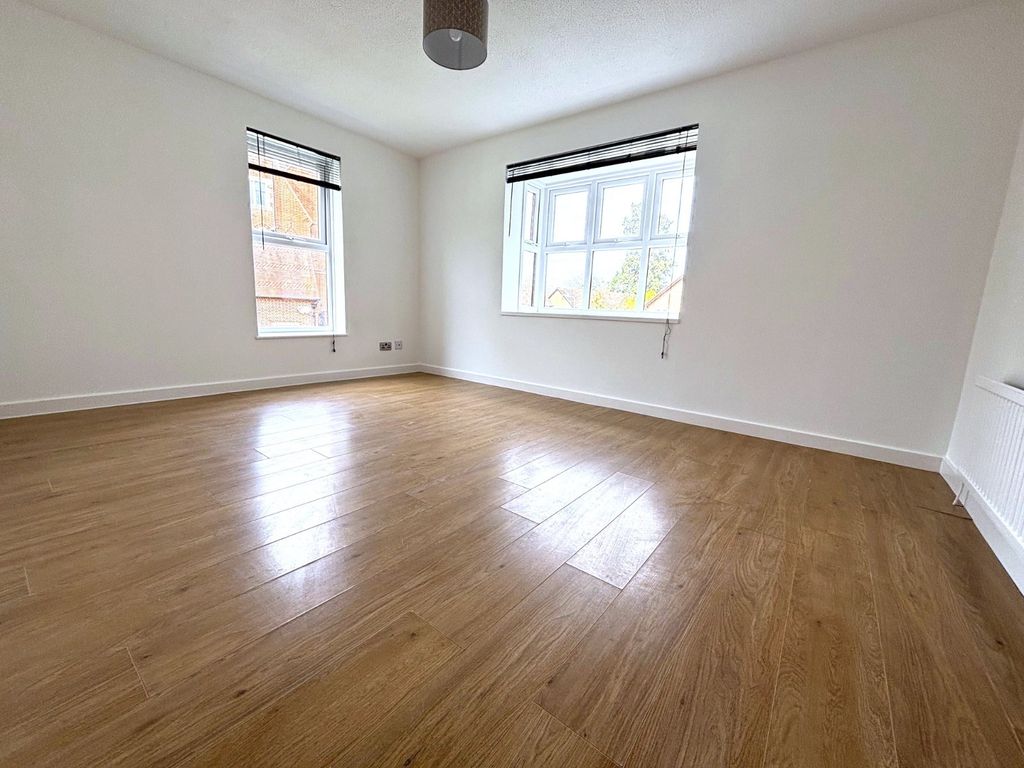 Property photo 2 of 11 Picture 2