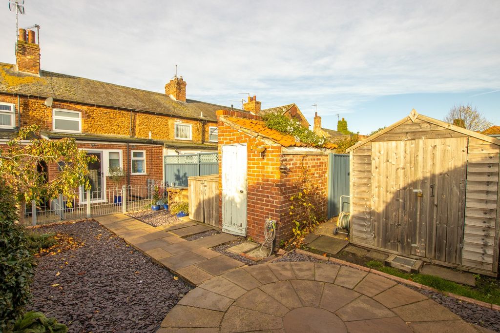 Property photo 3 of 27 4690945