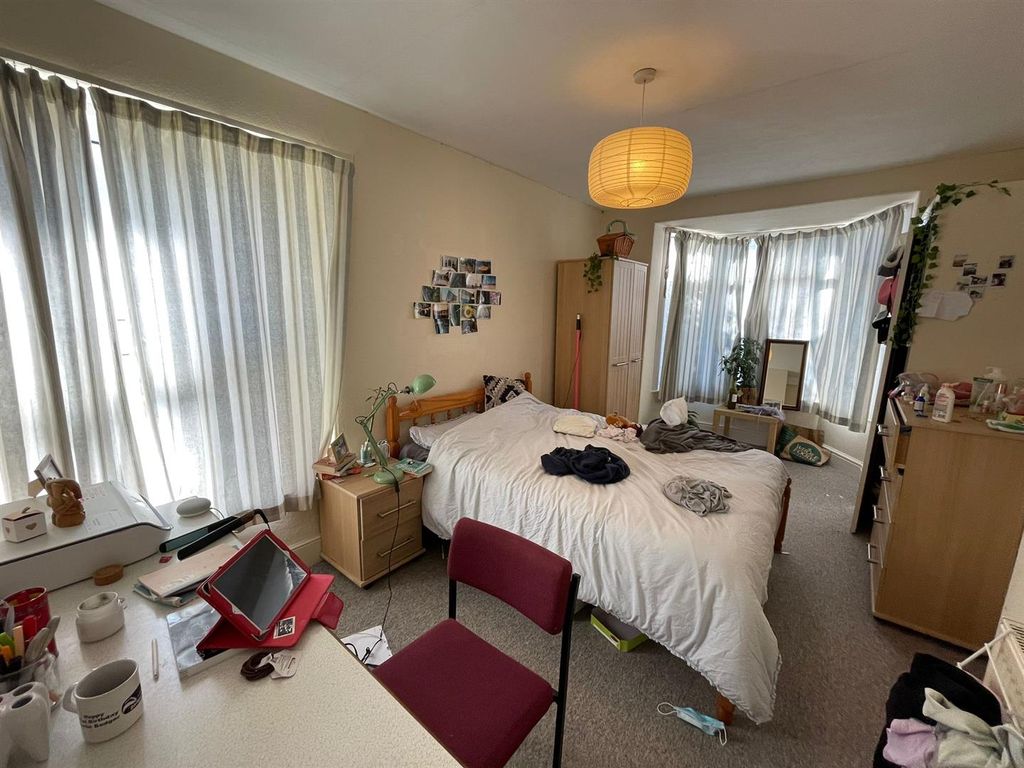 Property photo 2 of 11 42F2E246-ee3B-4ee3-B6d5-d5Afc3F05B4B.Jpg