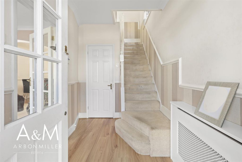 Property photo 3 of 27 4D4A2548.Jpg