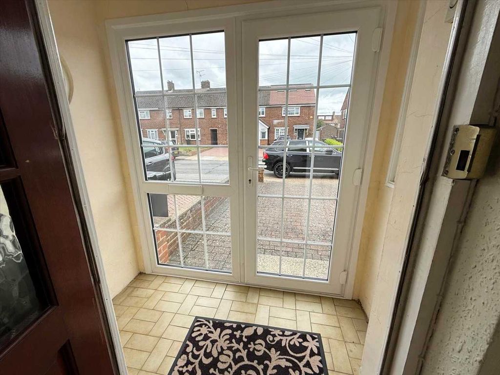 Property photo 3 of 20 Porch