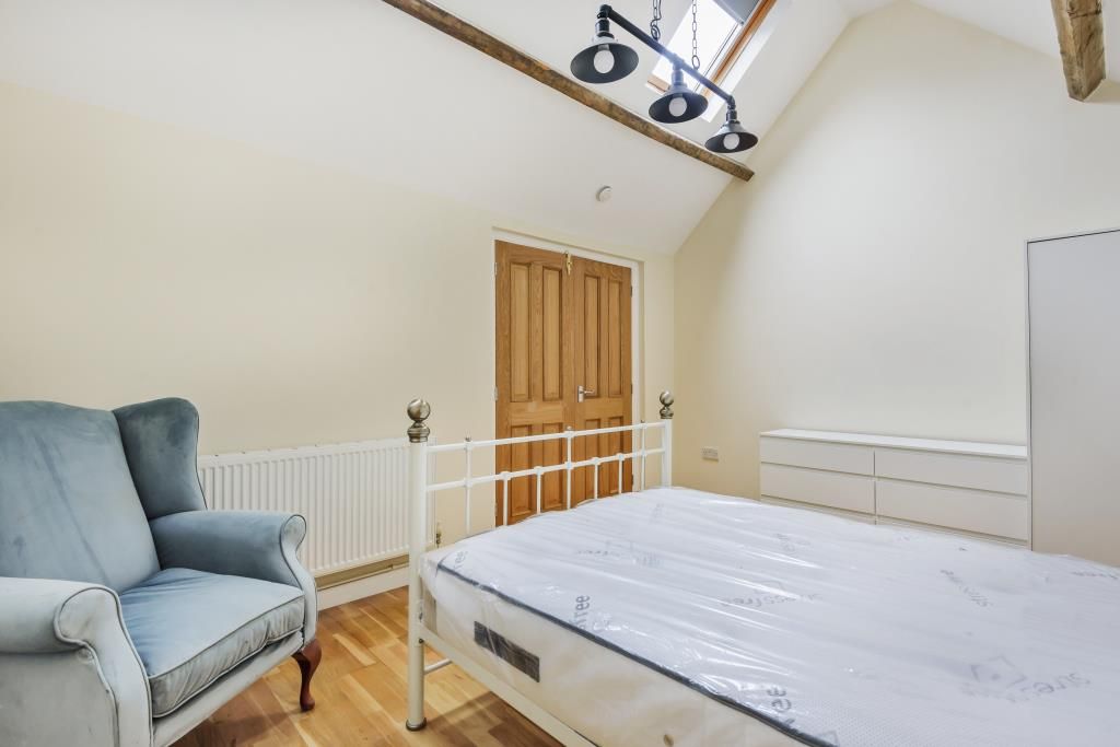 Property photo 2 of 11 Bedroom