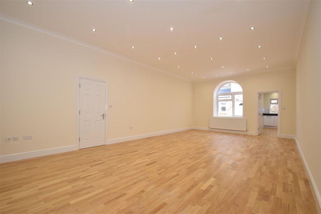 Property photo 1 of 4