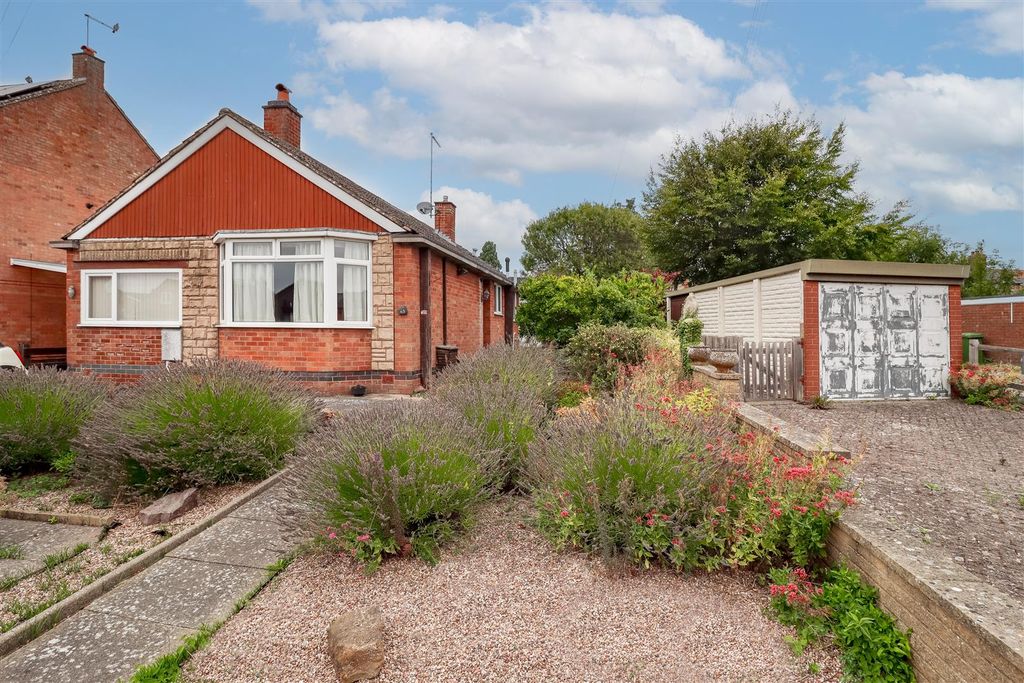 Property photo 1 of 28