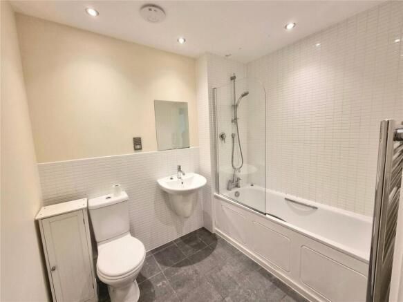 Property photo 3 of 10 Bathroom