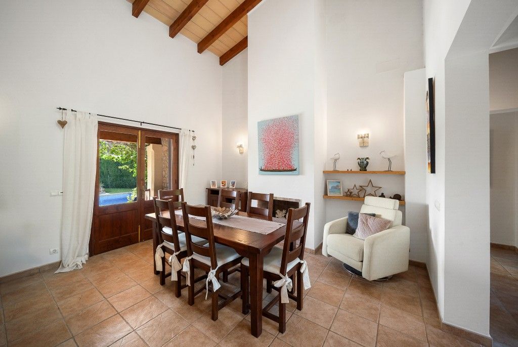 Property photo 3 of 18 Dinning Room (2)