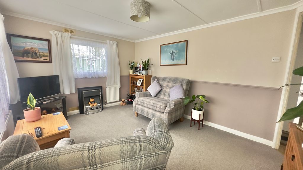 Property photo 3 of 25 65F1E2A3-75C1-4A27-A57C-Cece76F32959