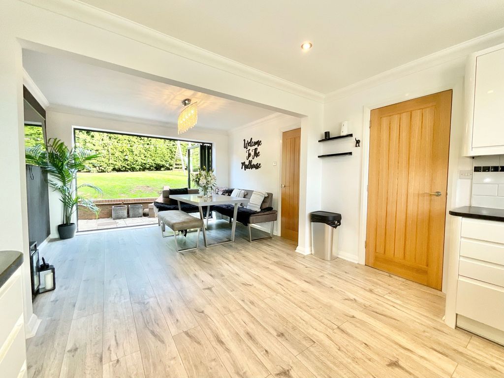 Property photo 2 of 34