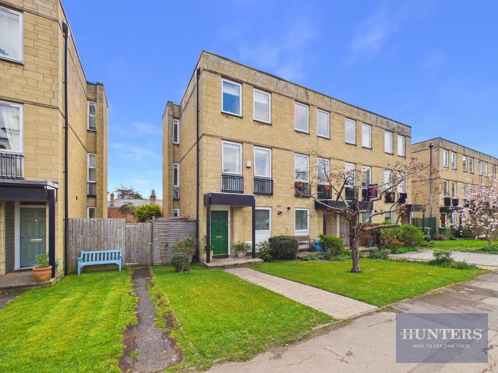 Property photo 1 of 28 Cam02975G0-Pr0185-Still036.Jpg