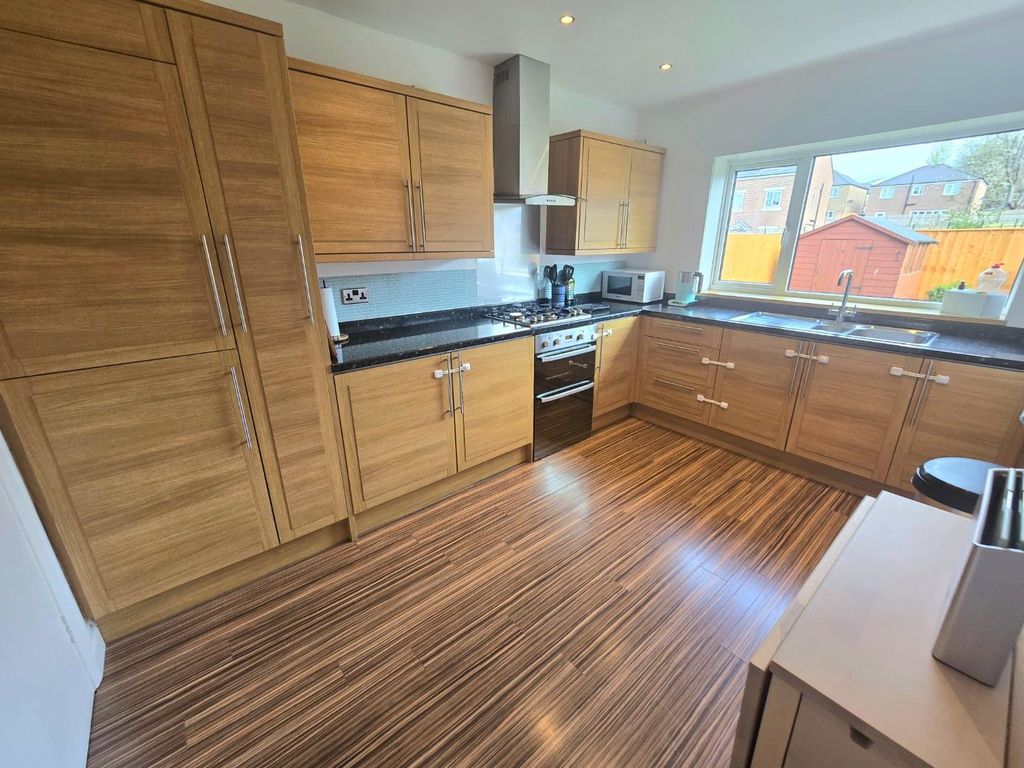 Property photo 3 of 24 Kitchen