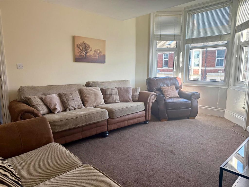 Property photo 3 of 13 Lounge 2.Jpg