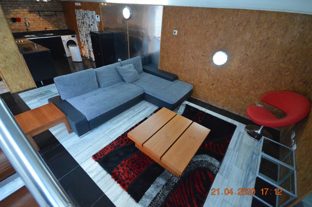 Property photo 2 of 10