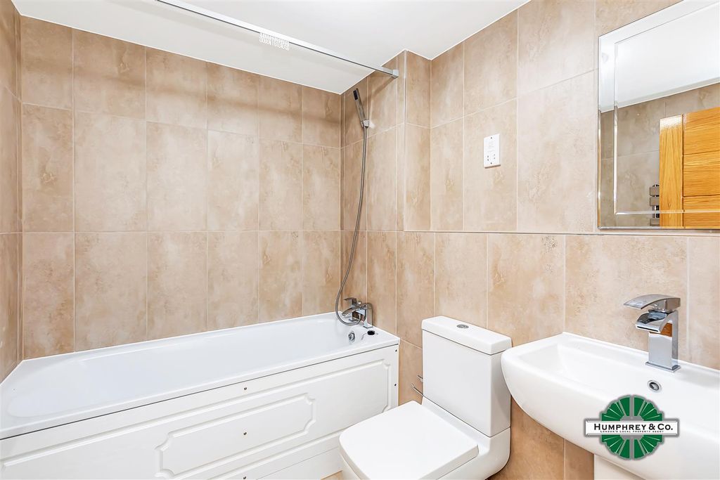 Property photo 2 of 6 2, 14 Cameron Road -002.Jpg