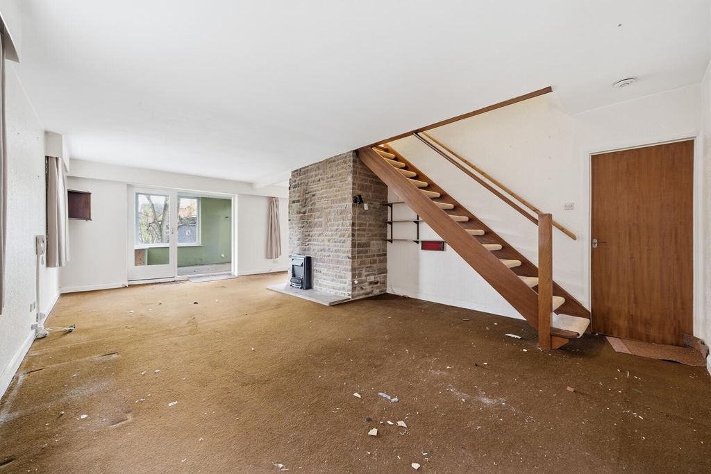 Property photo 3 of 30 Living Room