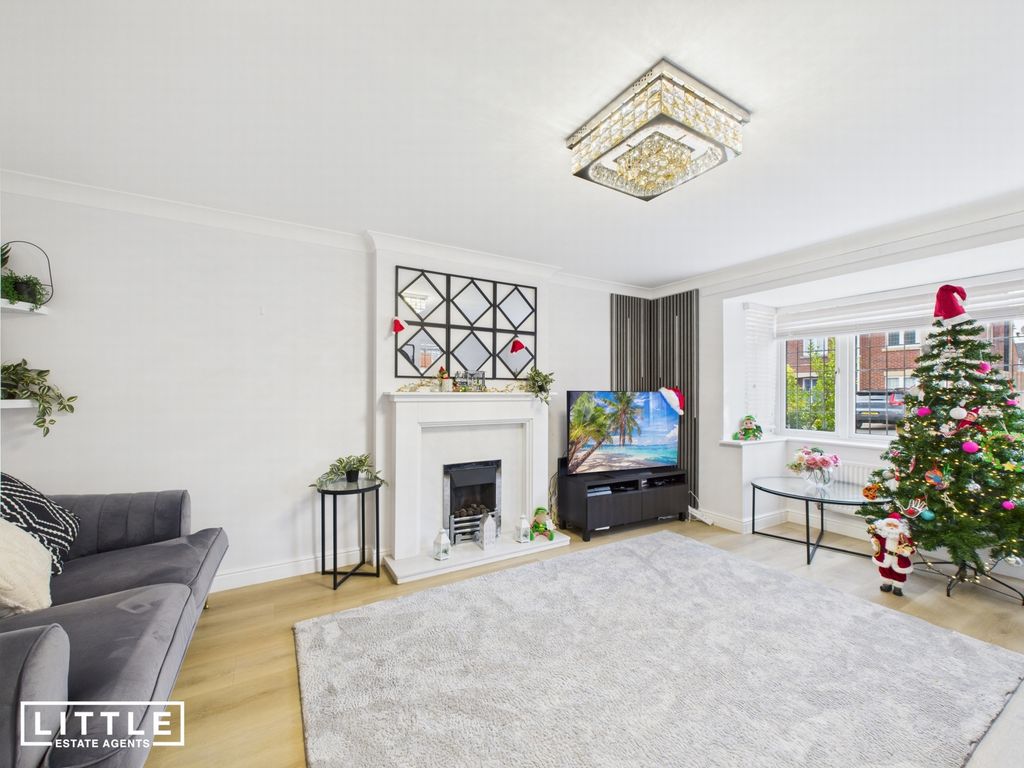 Property photo 3 of 45 Photo 4