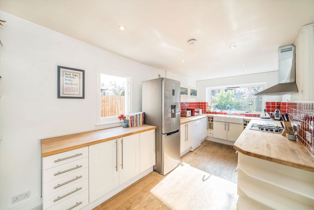 Property photo 2 of 9