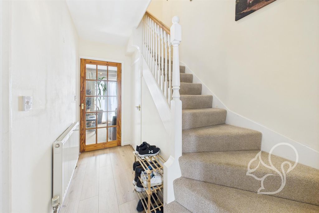 Property photo 2 of 15 Entrance Hall