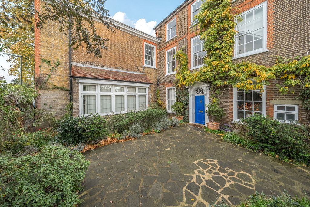 Property photo 1 of 15 1374556-24-690883...