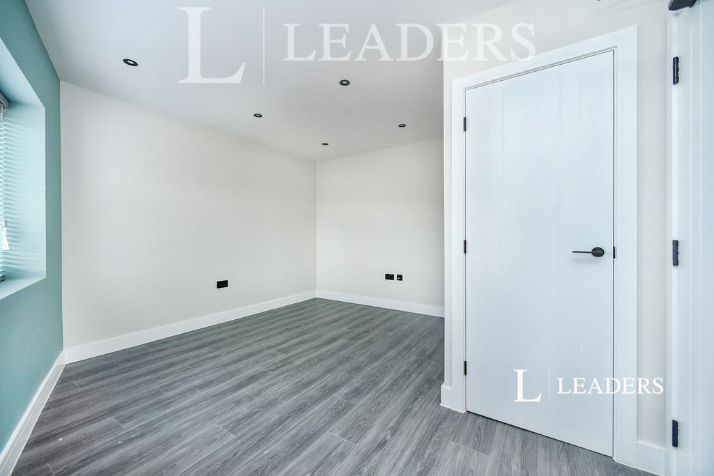 Property photo 2 of 20 Pbox-Img.Jpg