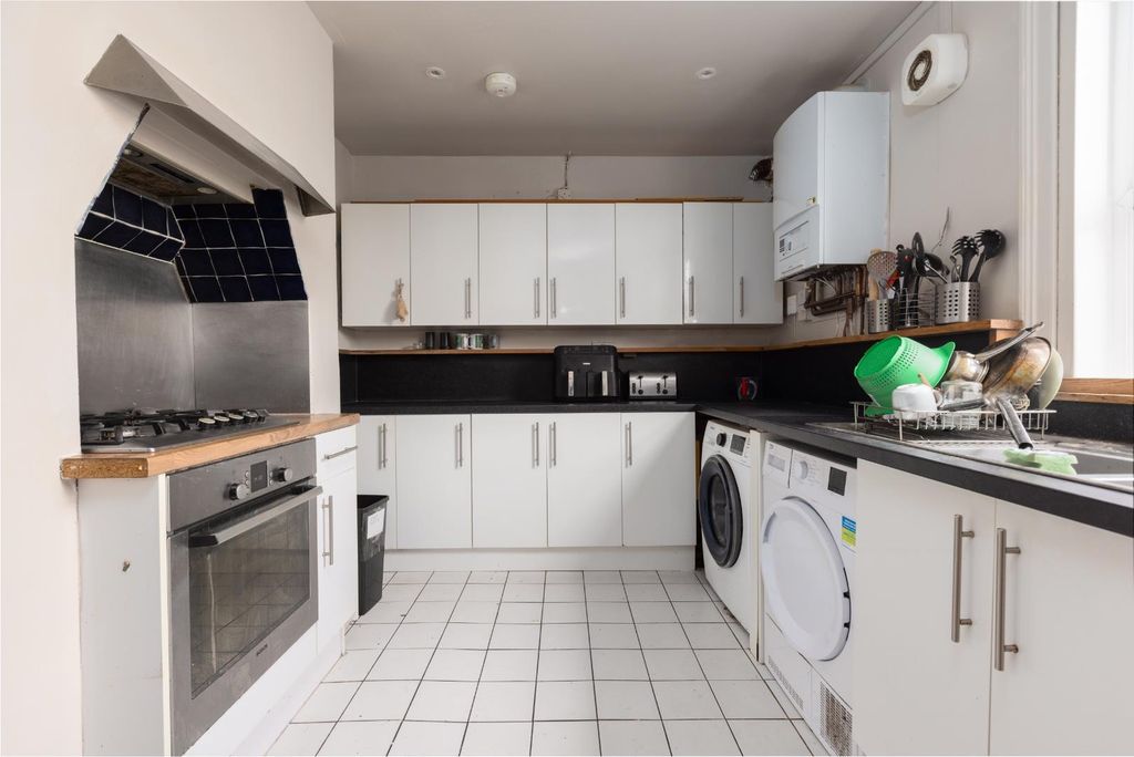 Property photo 1 of 18 2 Balmain Street, Bs4-9.Jpg
