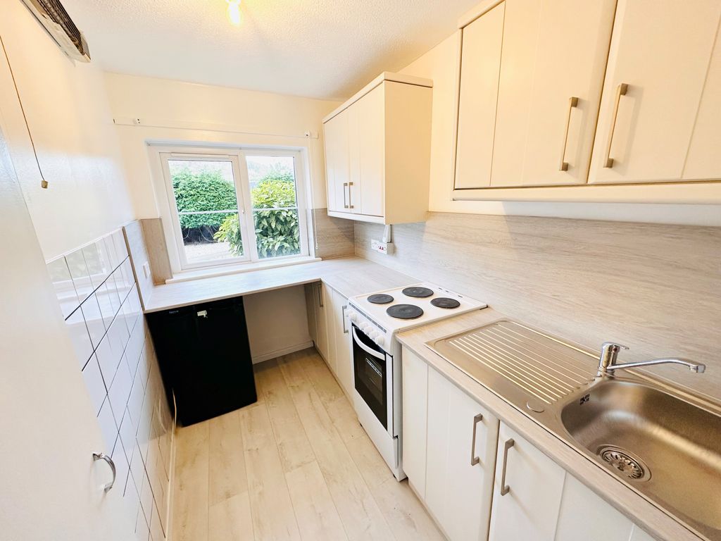 Property photo 3 of 6 Balcony