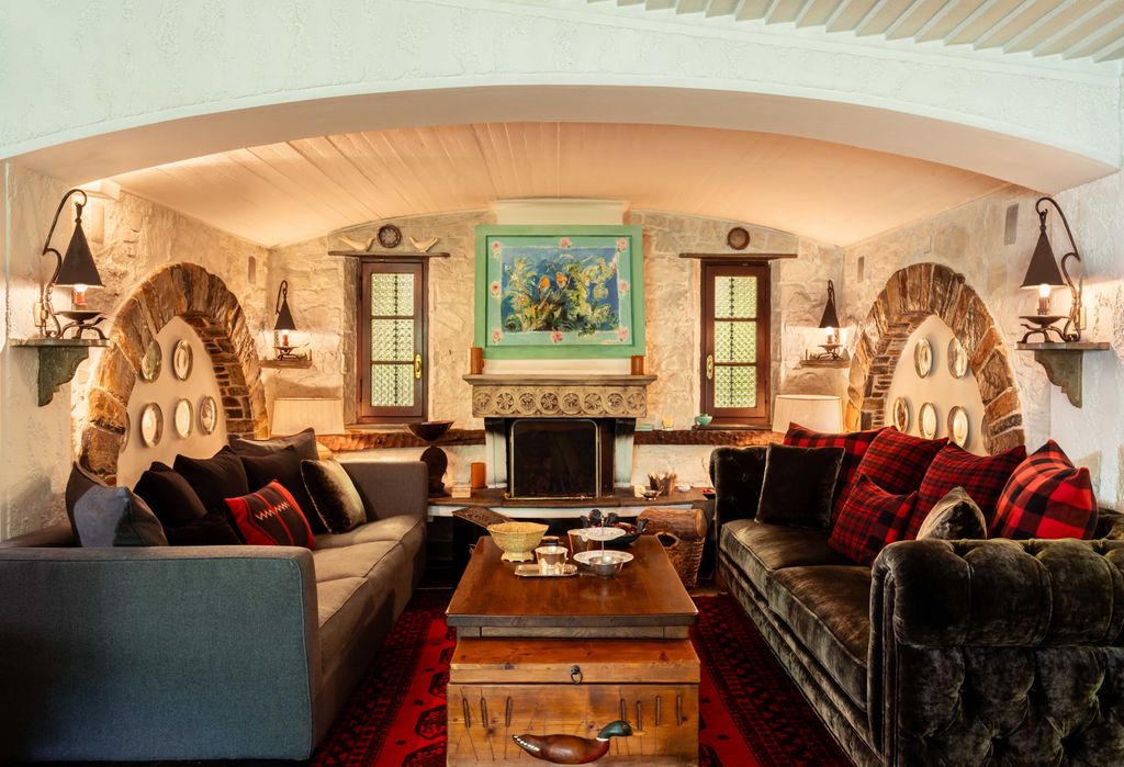 Property photo 3 of 19