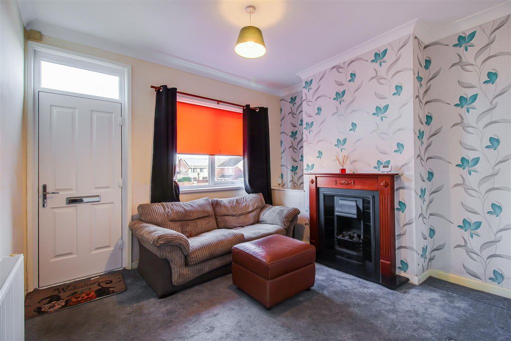 Property photo 3 of 9 Living Room