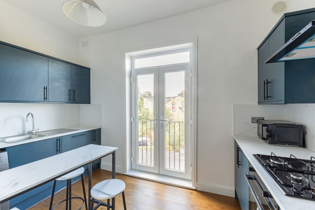 Property photo 2 of 18 Gubyon Avenue (16)