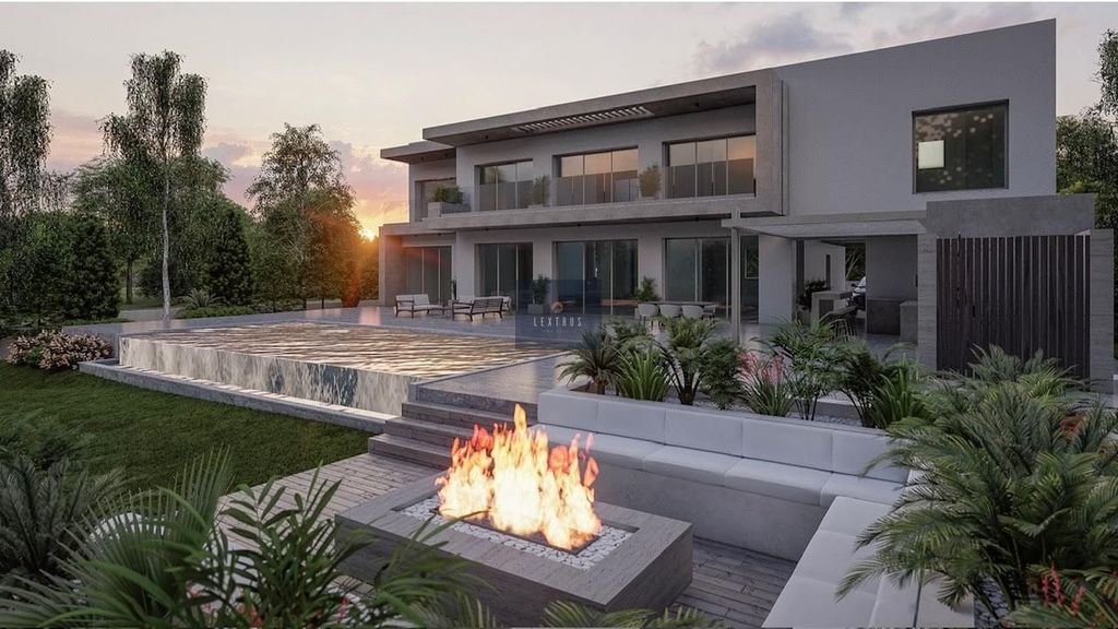 Property photo 1 of 9