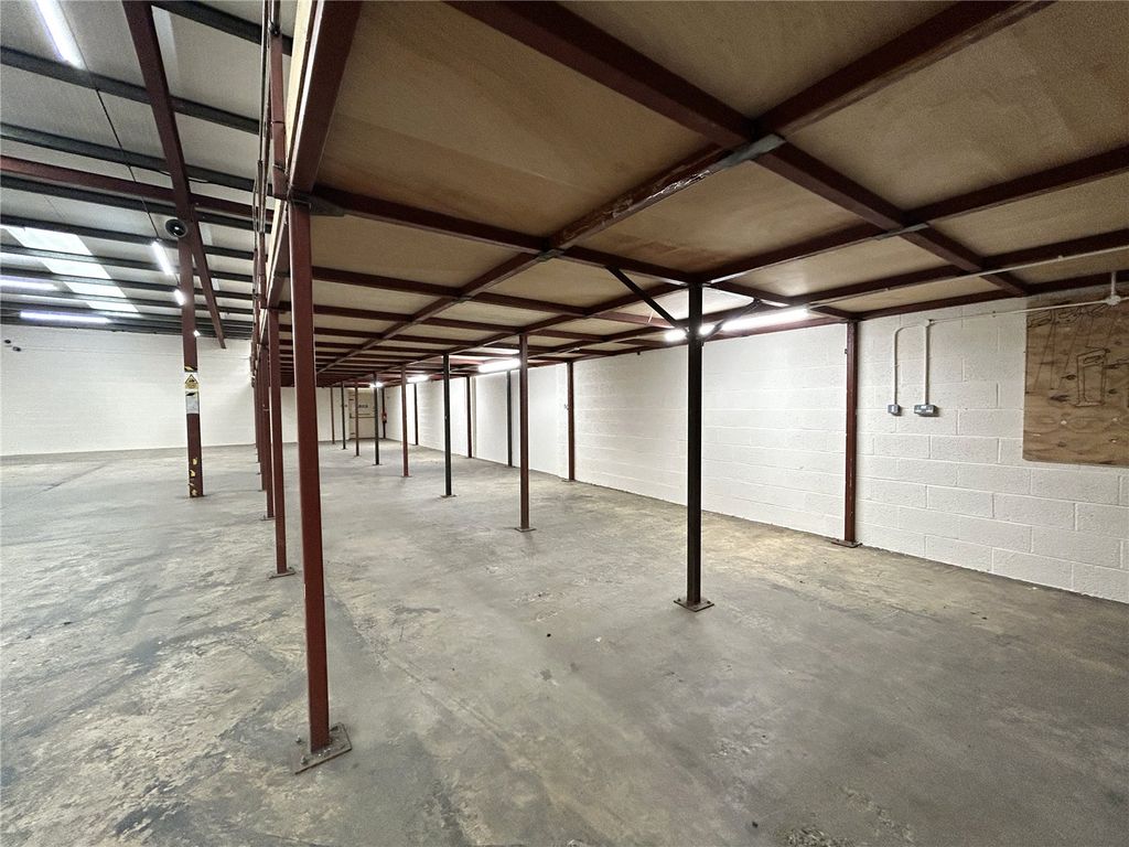 Property photo 3 of 9 Picture No. 16