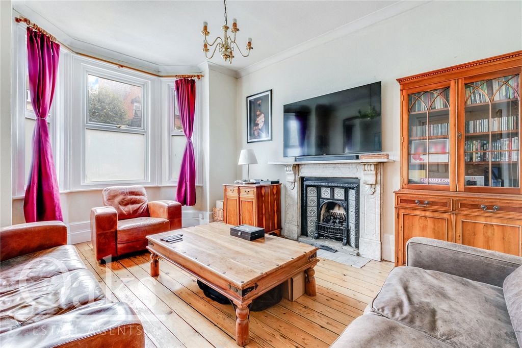 Property photo 3 of 8 Picture No. 02