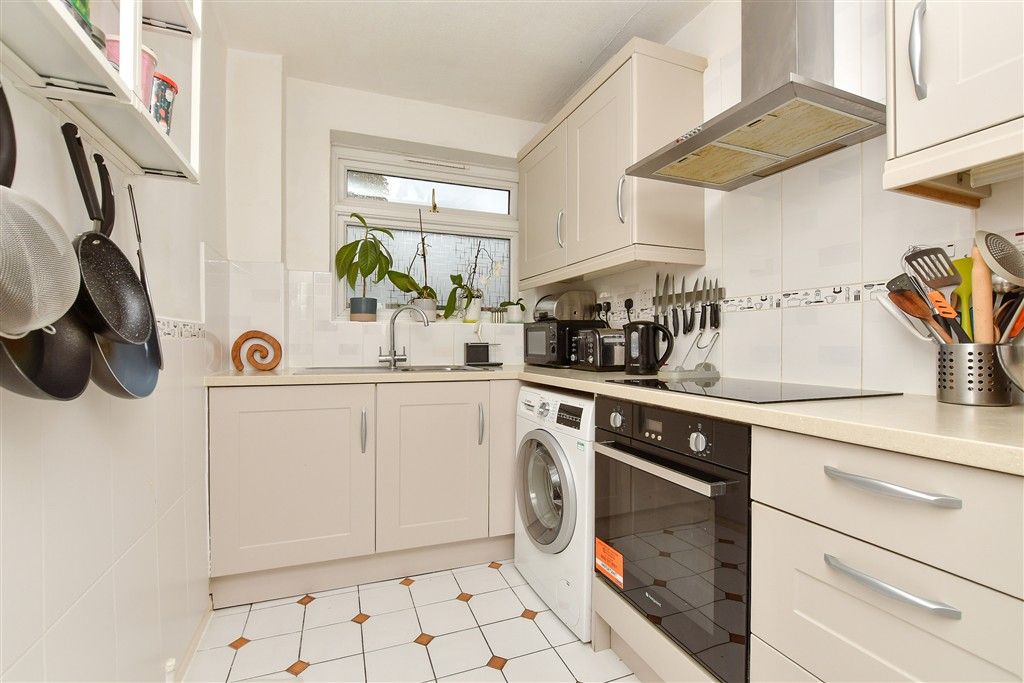 Property photo 3 of 14 Kitchen