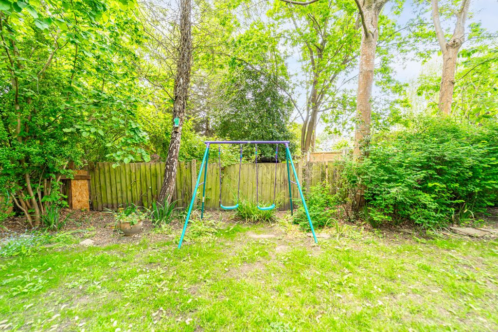 Property photo 3 of 20 Mba00492-Edit-2