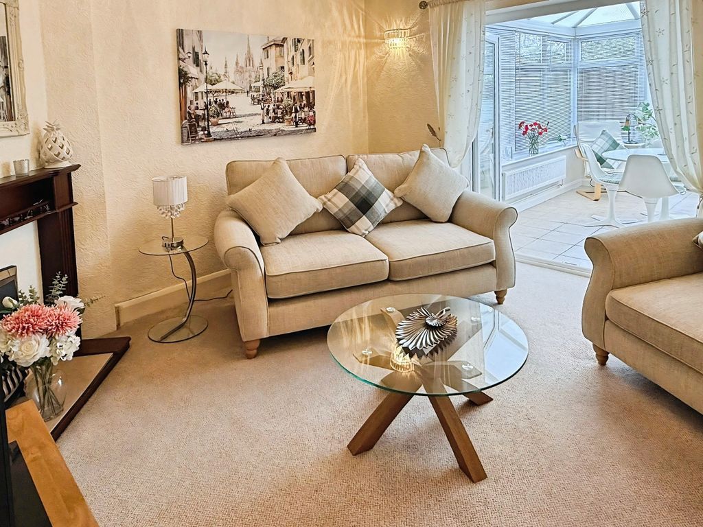 Property photo 2 of 27