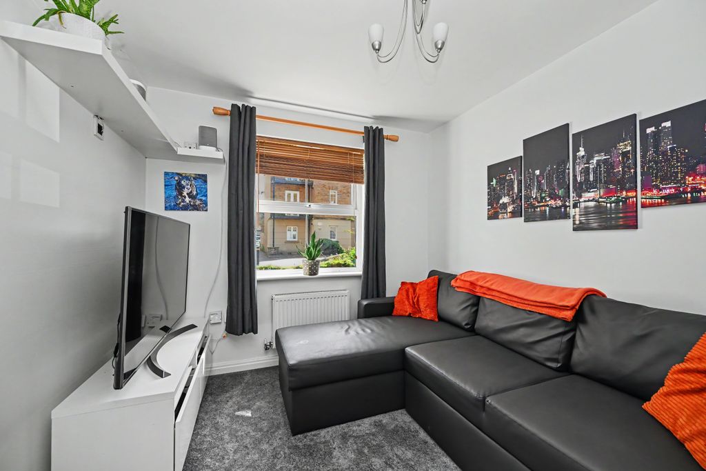 Property photo 3 of 19