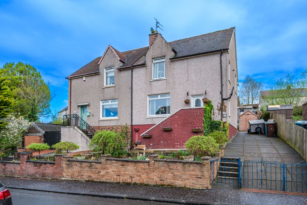 Property photo 1 of 32