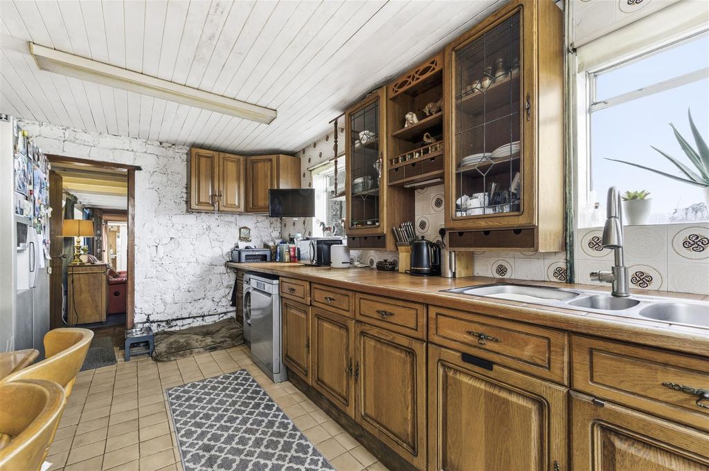 Property photo 3 of 20 03-A7409048.Jpg