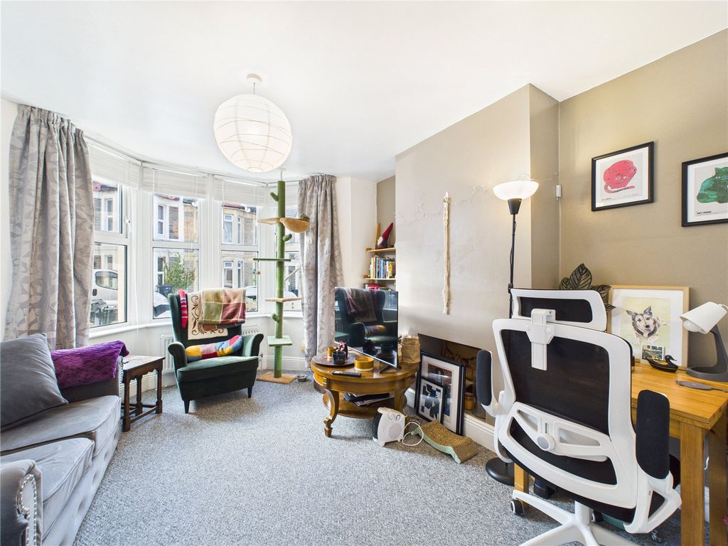 Property photo 3 of 14 Picture No. 10