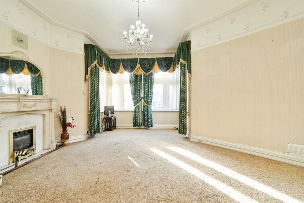 Property photo 2 of 30