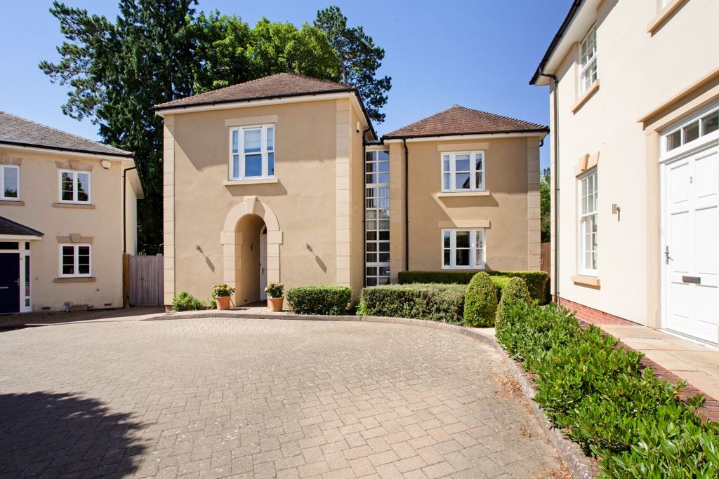 Property photo 1 of 11 External