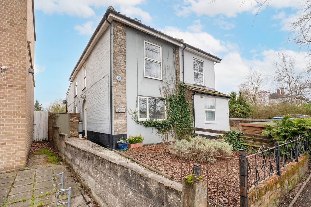 Property photo 2 of 19