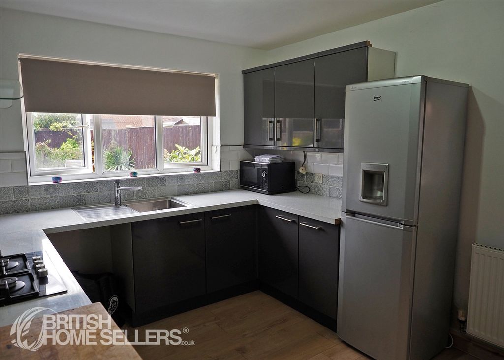 Property photo 2 of 25 Picture No. 23