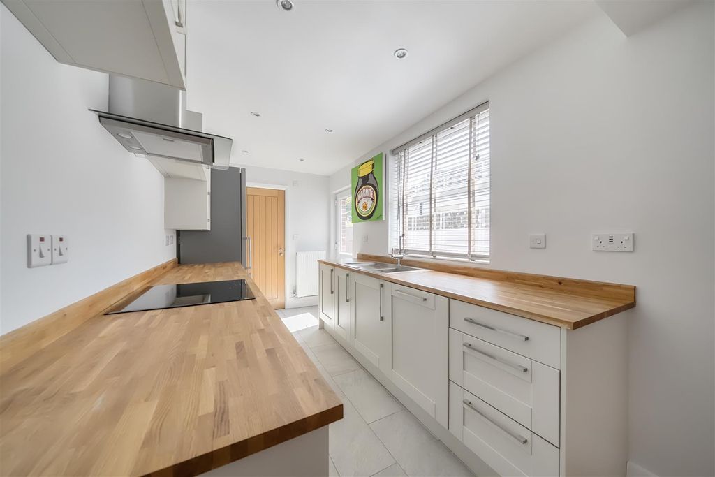 Property photo 2 of 17 Kitchen