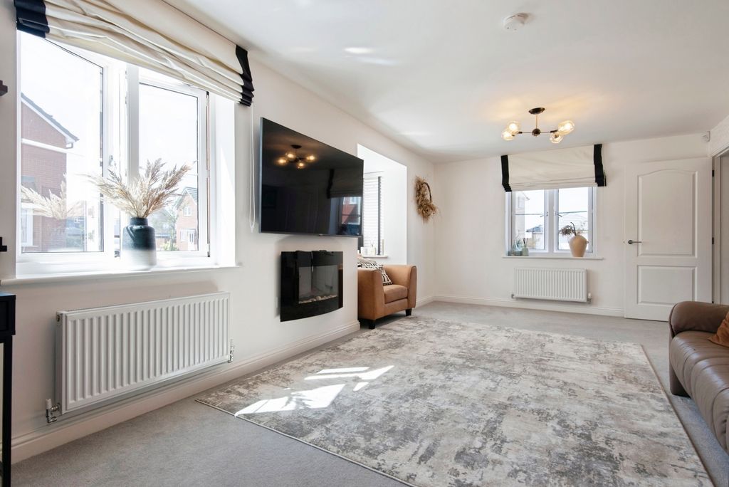 Property photo 3 of 26 Pbox-Img.Jpg