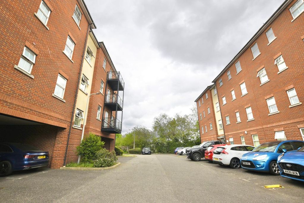 Property photo 2 of 12