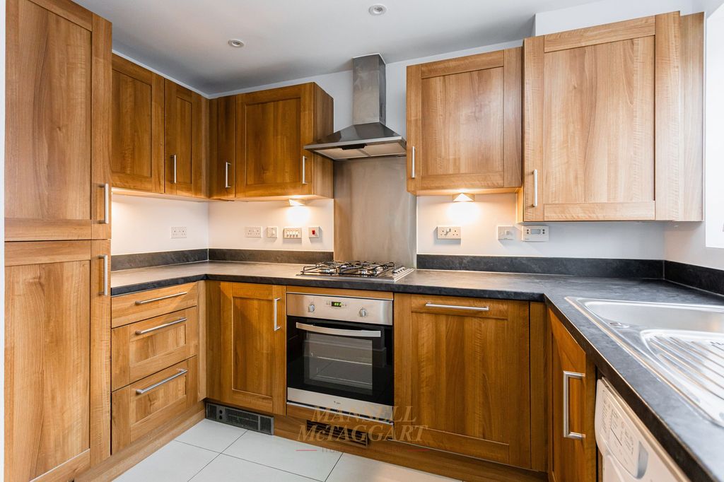 Property photo 2 of 24