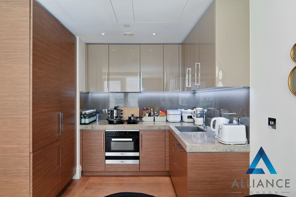 Property photo 3 of 20 Kitrchen