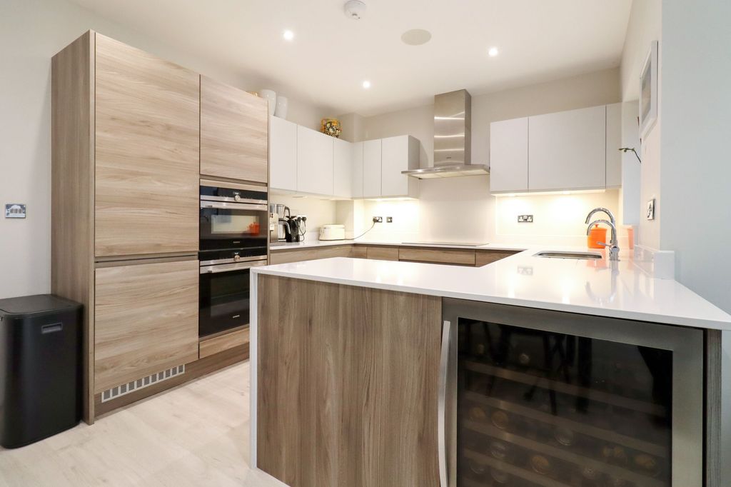 Property photo 3 of 22