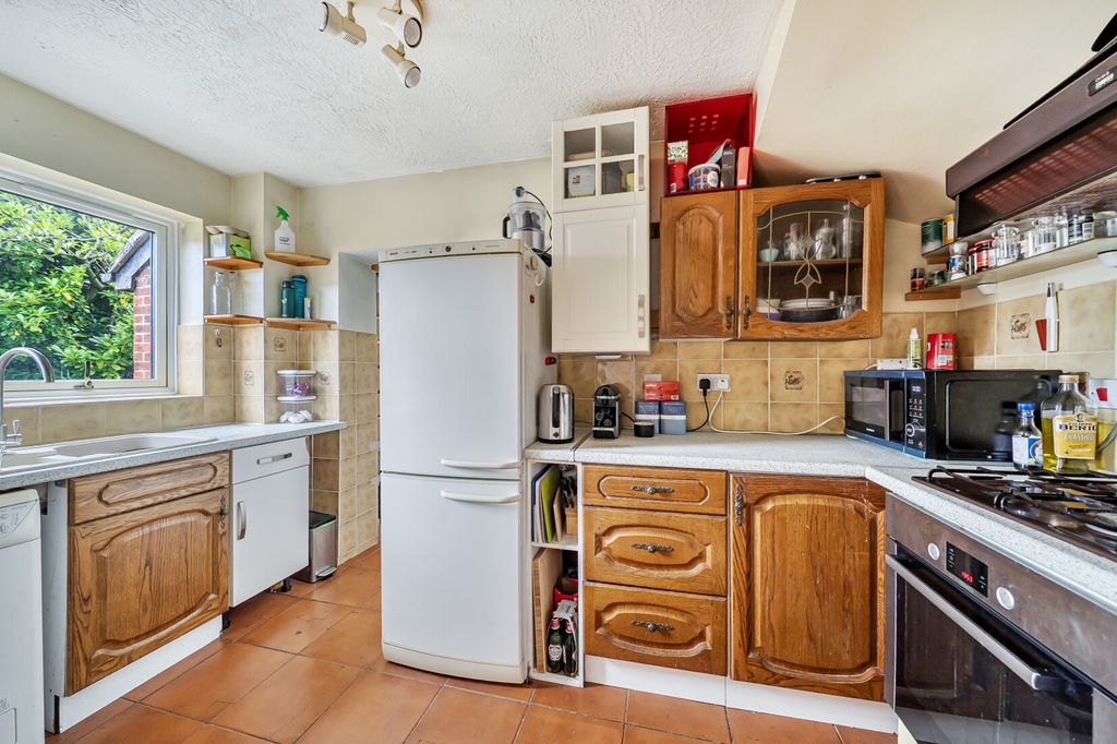 Property photo 2 of 21 Kitchen
